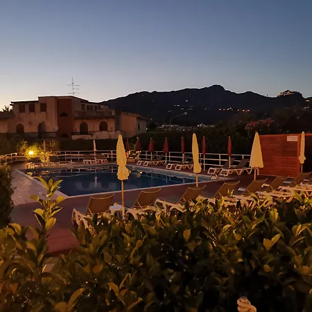 Residence Villa Giardini Джардини-Наксос