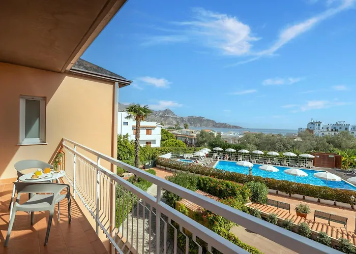 Residence Villa Giardini גיארדיני נאקסוס