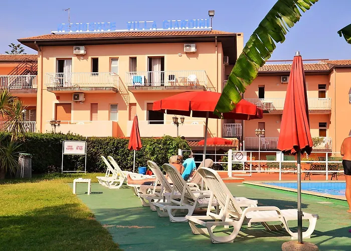 Residence Villa Giardini 3*