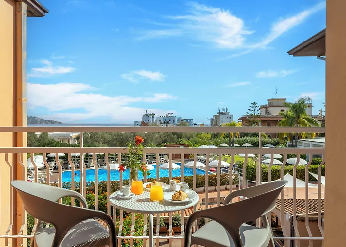 מלון דירות Residence Villa Giardini 3*