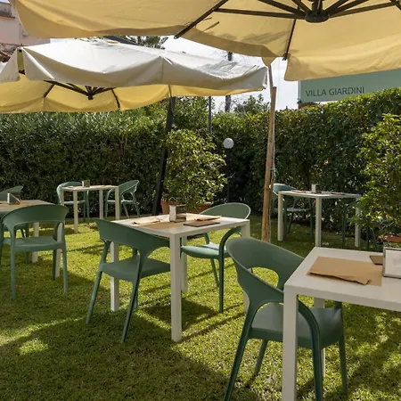 Residence Villa Giardini מלון דירות