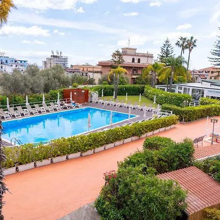 Residence Villa Giardini מלון דירות 3*