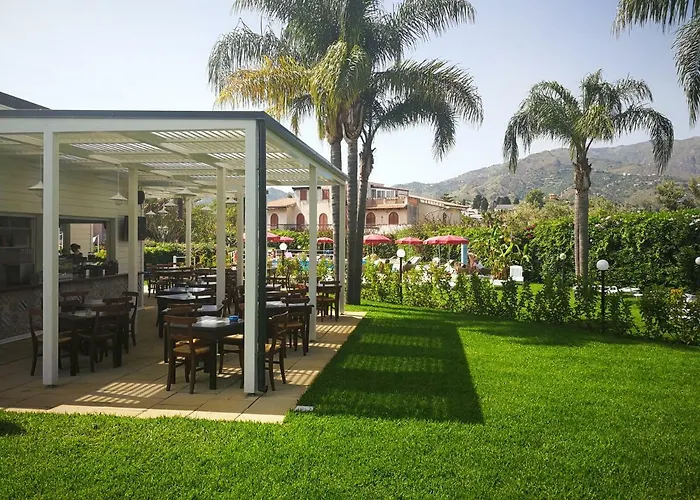 Residence Villa Giardini 아파트호텔 3*